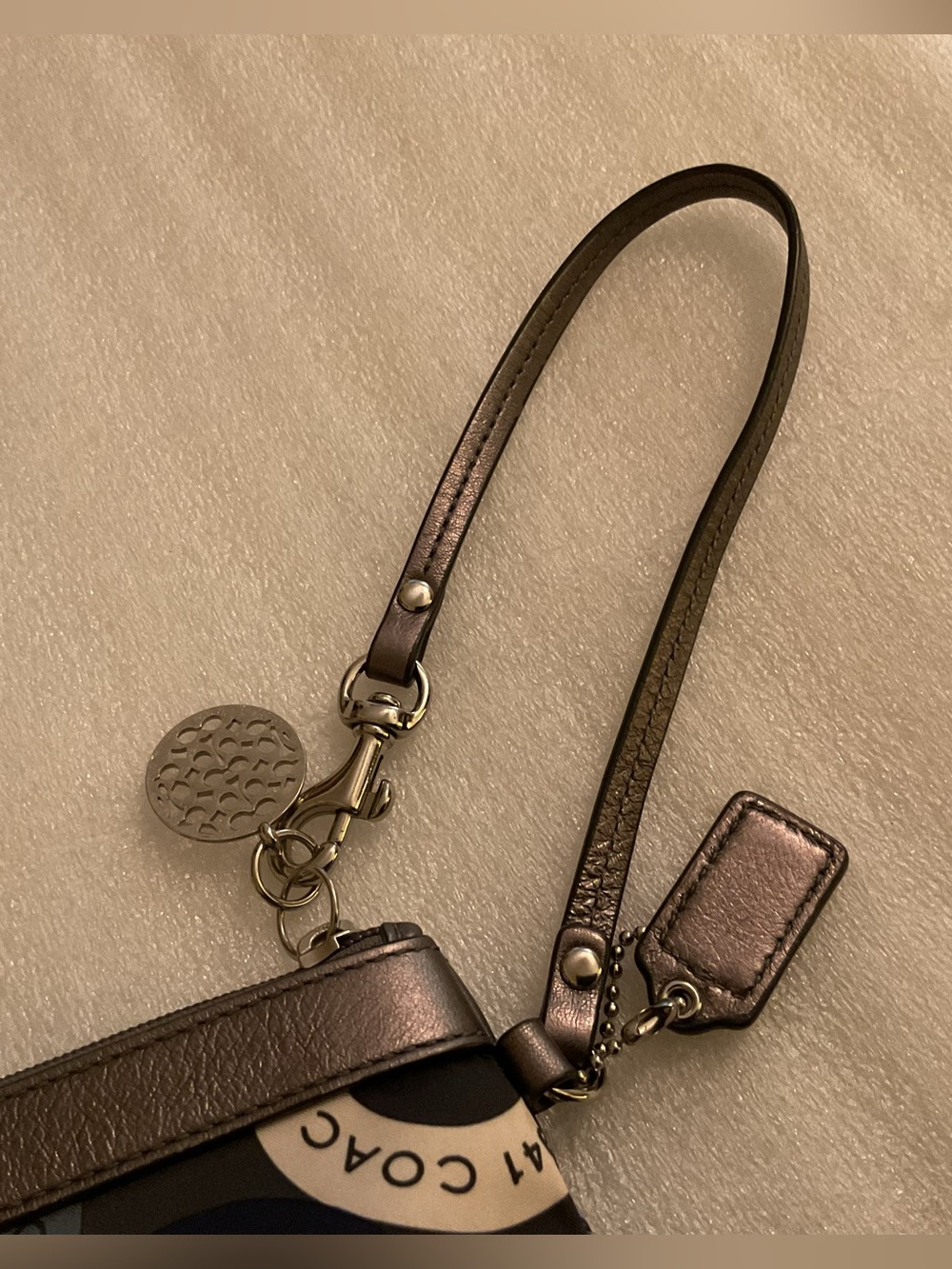 COACH Est. 1941 Graphic Circle Print Wristlet With Pristine Medallion & Hangtag - Picture 7 of 12